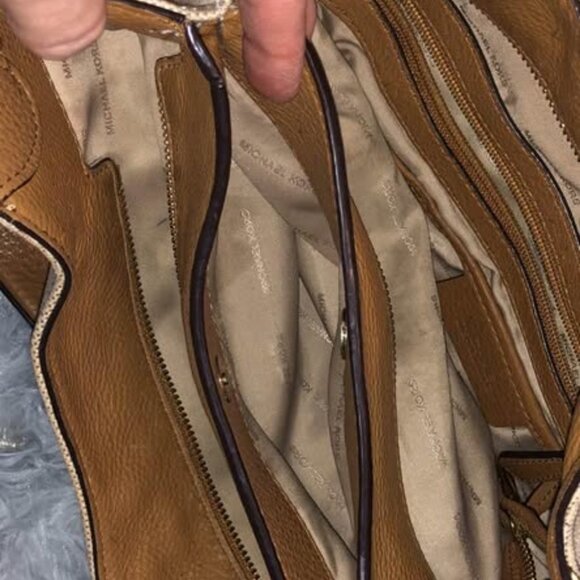 Michael Kors should bag/purse/tote - Picture 10 of 12